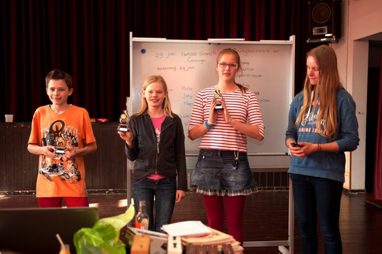 De bende van vier Bij de afsluiting van…