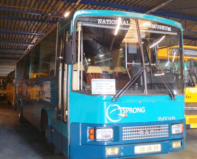 De Nos-bus voor het NK D-teams Gisteren zijn…