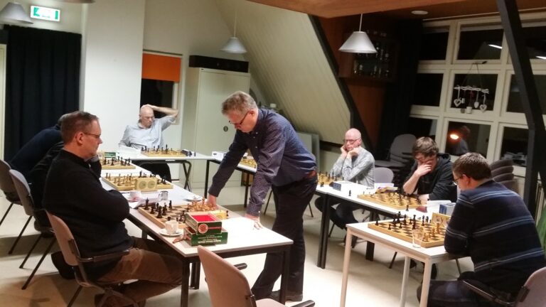 Schaken in Friesland Onze jeugdschakers zwermen uit over…
