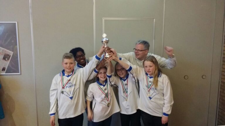 Kampioen!! CBS de Fontein is vanmiddag kampioen schoolschaken…