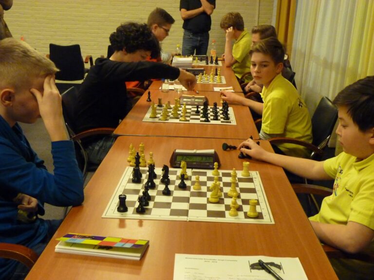 Eerste team wint moeizaam in NJC, tweede team…