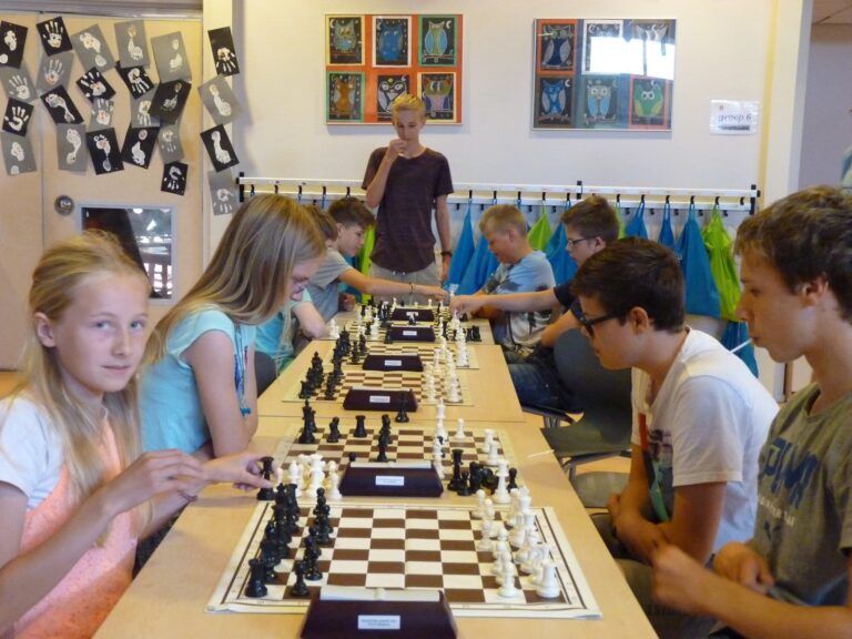 De laatste clubmiddag (2) Zoals in de vorige…
