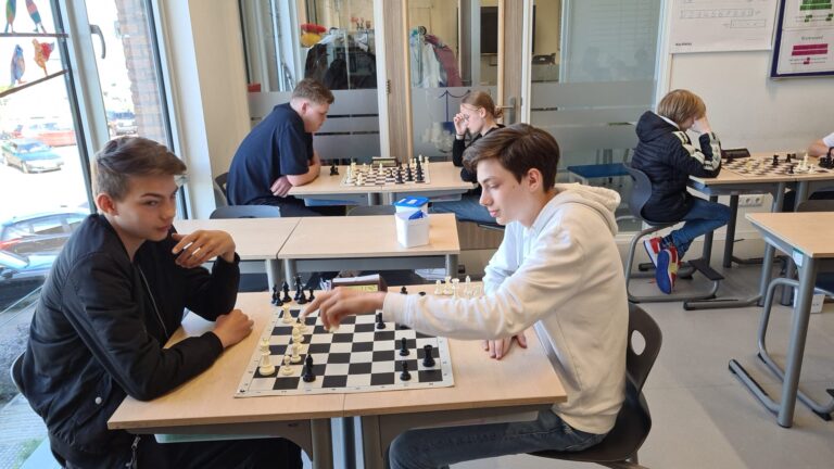 Strijd om de titel losgebarsten