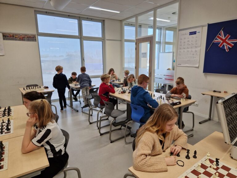 Bram wint wisselbeker Basis School Schaken SC Ten Boer