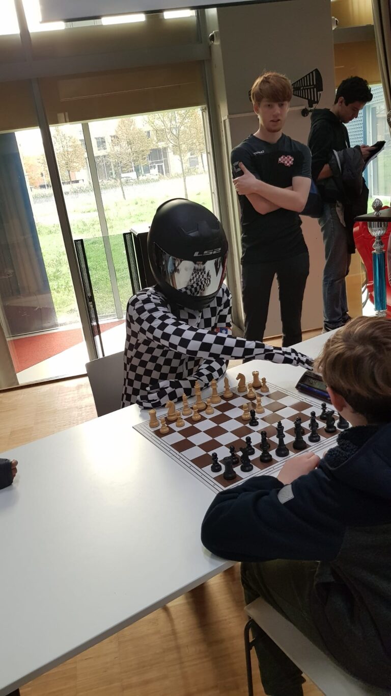 Maurijn speelt in Nosbo team op het Hutton toernooi
