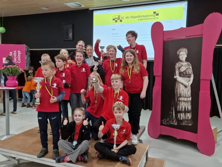 Verrassend veel prijzen op het Paardensprongtoernooi