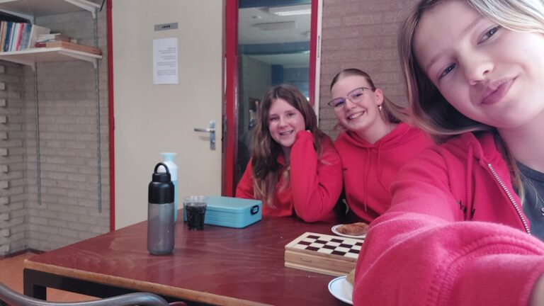 SCTB Girls on Tour: Sarah, Hannah en Noa scoren maar weinig gekleurde eieren in Hoogeveen